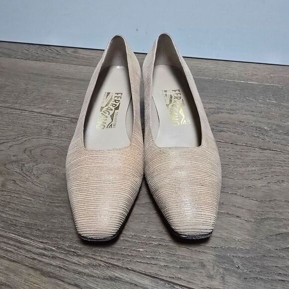 Salvatore Ferragamo Vintage Suede Textured Block Heel Mini Pump - Picture 3 of 13
